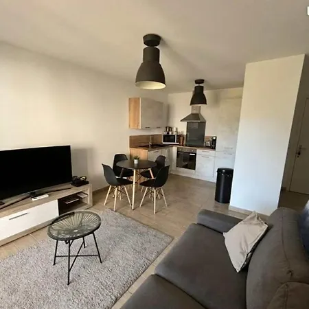 Lovely In A With A Pool! * Ιέρ